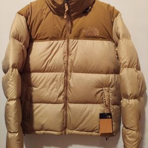 North Face puffer Jacket Brown. New